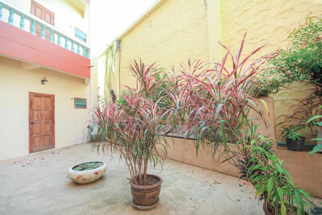 Ban Elephant Blanc Apartment Strand Kata Exterior foto